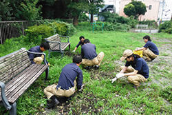 目黒町公園の美化活動を行っています